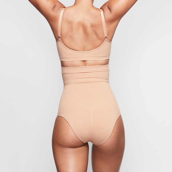 Skims Seamless Sculpt High Waist Brief - Ochre - XL - Picture 4 of 10
